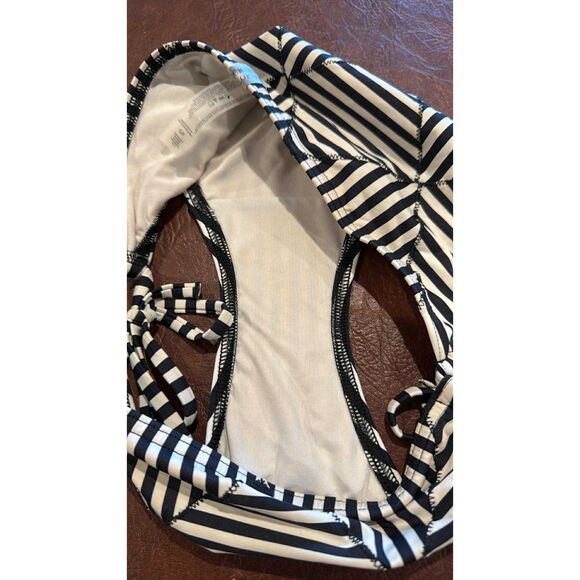 Victoria Secret Swim Bottoms Size S/P  Black and White - Picture 6 of 6